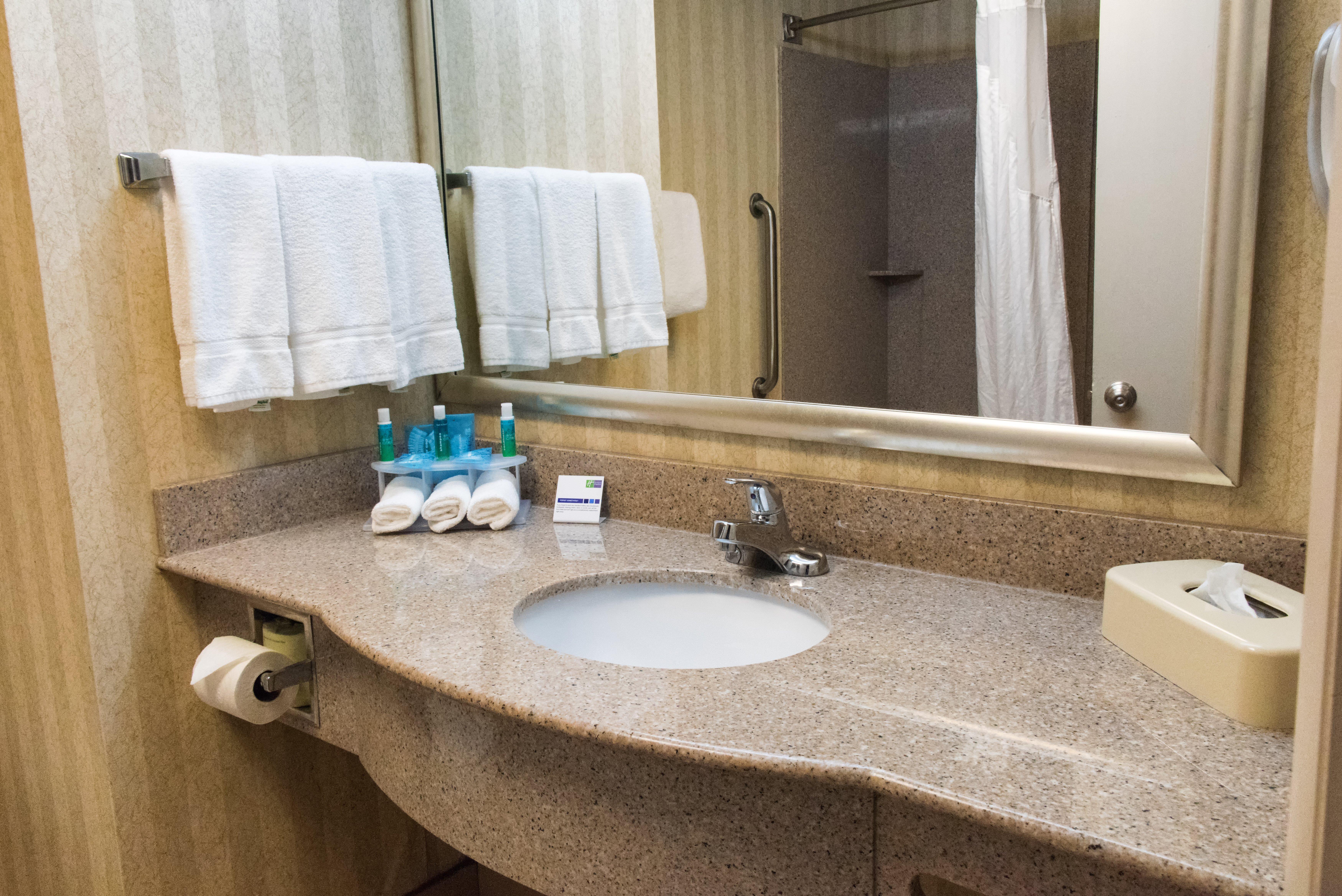Holiday Inn Express Hotel & Suites Kinston By Ihg Екстериор снимка